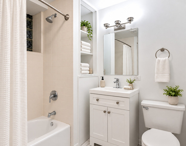 708 W Buckingham Place - Photo Thumbnail 14