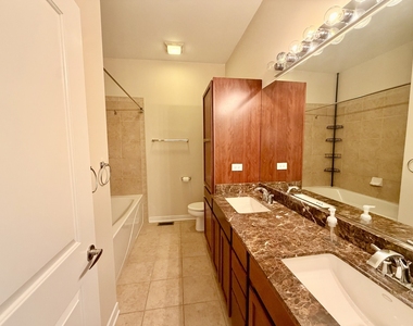 1234 W Monroe Street - Photo Thumbnail 16
