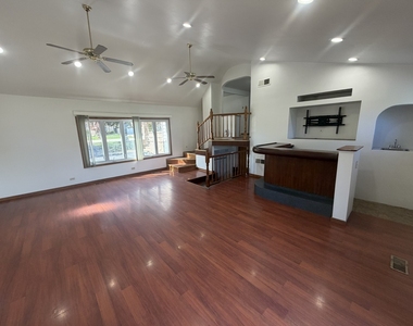 11407 S Avon Avenue - Photo Thumbnail 4
