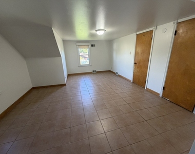 11407 S Avon Avenue - Photo Thumbnail 14
