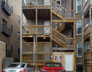 3505 N Sheffield Avenue - Photo Thumbnail 5