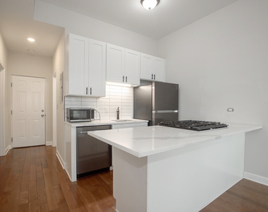 3505 N Sheffield Avenue - Photo Thumbnail 1