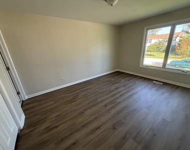 20032 S Sycamore Drive - Photo Thumbnail 9