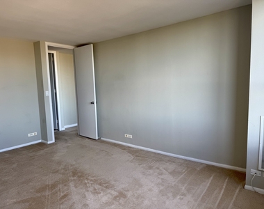 655 W Irving Park Road - Photo Thumbnail 15