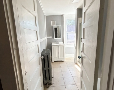 1228 Oak Avenue - Photo Thumbnail 3
