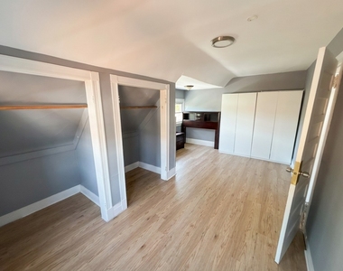 1228 Oak Avenue - Photo Thumbnail 7