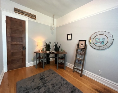 322 S Ridgeland Avenue - Photo Thumbnail 1