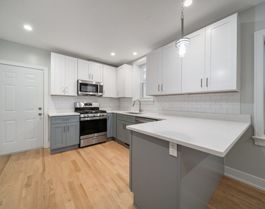 3014 N California Avenue - Photo Thumbnail 6