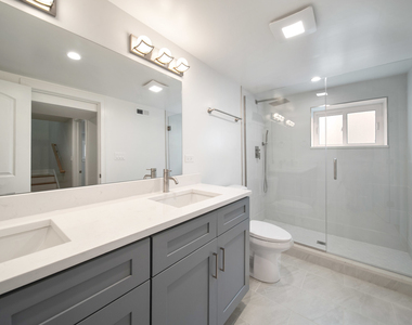 3014 N California Avenue - Photo Thumbnail 13