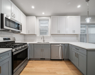 3014 N California Avenue - Photo Thumbnail 3