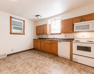 512 N 6th Street - Photo Thumbnail 6