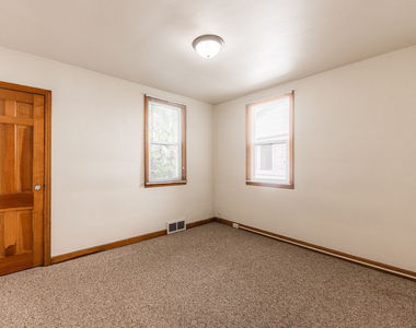 512 N 6th Street - Photo Thumbnail 9