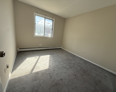 5330 Waterbury Drive - Photo Thumbnail 8