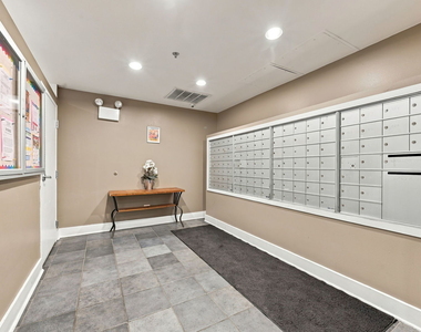 1000 E 53rd Street - Photo Thumbnail 4