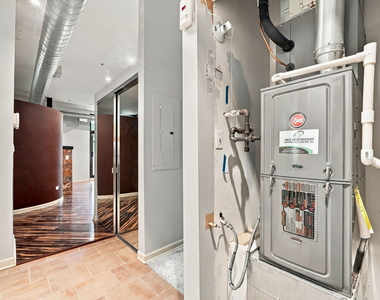 1000 E 53rd Street - Photo Thumbnail 3