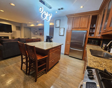 1050 W Dakin Street - Photo Thumbnail 8