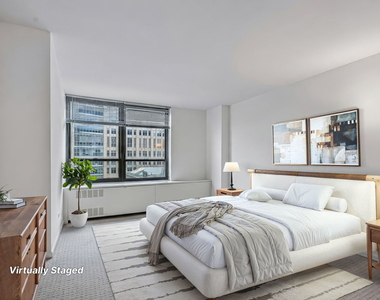 222 E Pearson Street - Photo Thumbnail 8