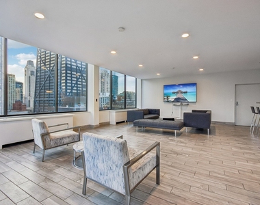 222 E Pearson Street - Photo Thumbnail 20