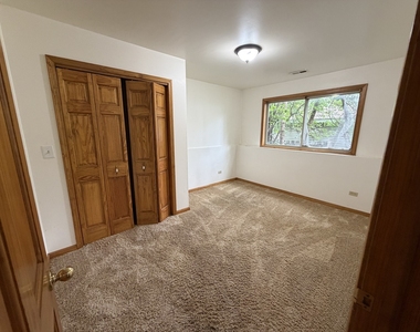 105 N Schmidt Road - Photo Thumbnail 7