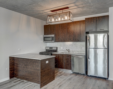 659 W Randolph Street - Photo Thumbnail 7