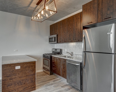 659 W Randolph Street - Photo Thumbnail 8