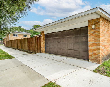 8500 S Calumet Avenue - Photo Thumbnail 32