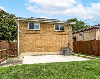 8500 S Calumet Avenue - Photo Thumbnail 28