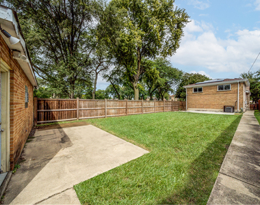 8500 S Calumet Avenue - Photo Thumbnail 31