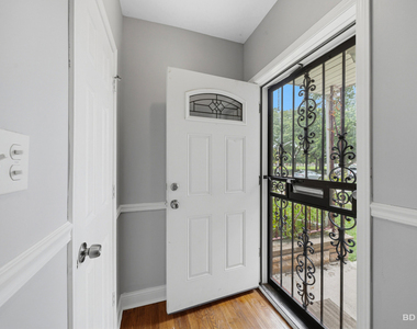 8500 S Calumet Avenue - Photo Thumbnail 4