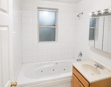 6452 N Bell Avenue - Photo Thumbnail 4