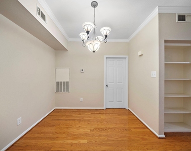 2255 Braeswood Park Drive - Photo Thumbnail 7