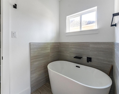 11843 Briarwood Lane - Photo Thumbnail 39