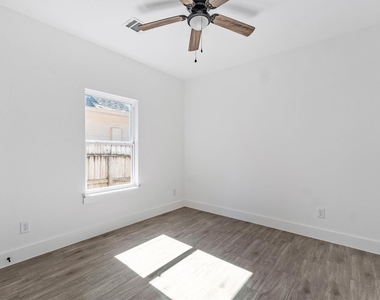 11843 Briarwood Lane - Photo Thumbnail 28