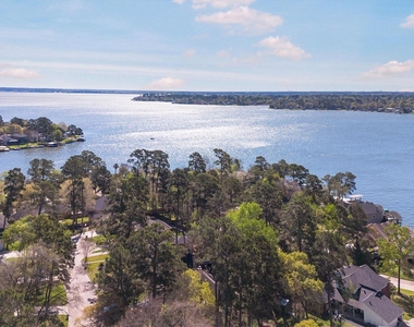11843 Briarwood Lane - Photo Thumbnail 22