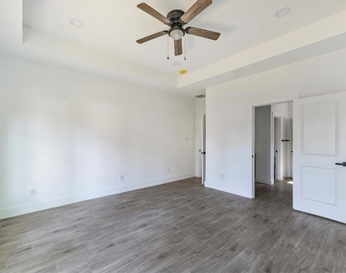11843 Briarwood Lane - Photo Thumbnail 35