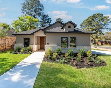 11843 Briarwood Lane - Photo Thumbnail 4