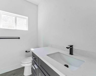 11843 Briarwood Lane - Photo Thumbnail 26