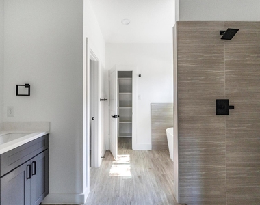 11843 Briarwood Lane - Photo Thumbnail 36