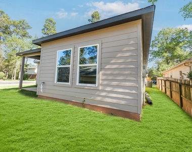 11843 Briarwood Lane - Photo Thumbnail 12