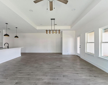 11843 Briarwood Lane - Photo Thumbnail 43