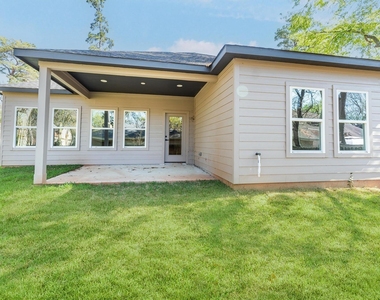 11843 Briarwood Lane - Photo Thumbnail 10