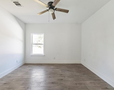 11843 Briarwood Lane - Photo Thumbnail 30