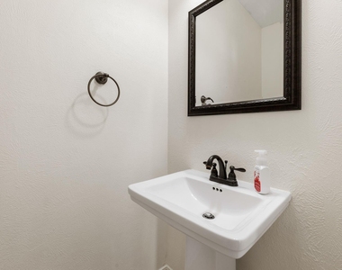 1814 Foster Leaf Lane - Photo Thumbnail 33