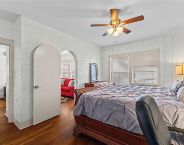 2511 Whitney - Photo Thumbnail 15