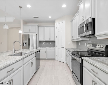 16382 Barclay Court - Photo Thumbnail 13