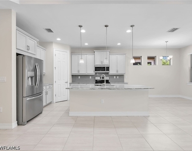 16382 Barclay Court - Photo Thumbnail 11