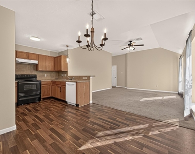 16790 N Bob White Drive - Photo Thumbnail 10