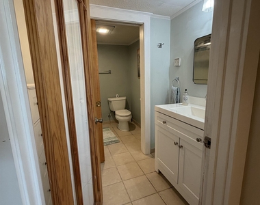 42 Washington - Photo Thumbnail 16