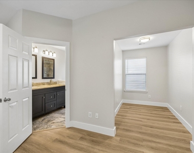 90 N Walden Elms Circle - Photo Thumbnail 14