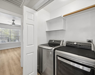 90 N Walden Elms Circle - Photo Thumbnail 20